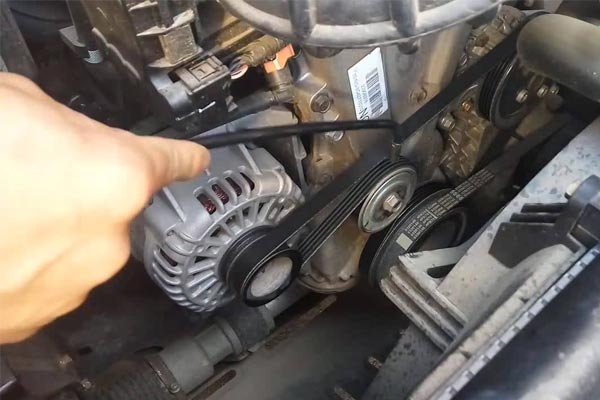 临高转速传感器的工作原理是什么？