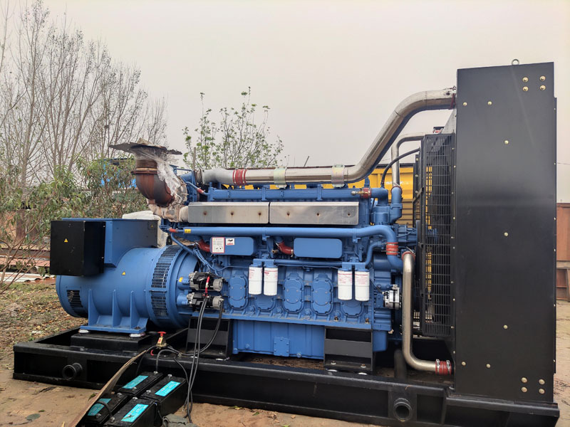 临高柴油发电机组更换机油时，应遵循哪些步骤？